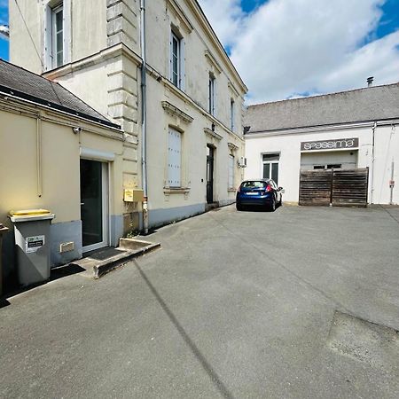 Logement 4 Pers - Coeur De Ville - Calme - Boite A Cle Arrivee Autonome A Partir De 16H00 Depart 11H00 Cholet Esterno foto